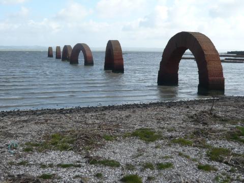 Andy Goldsworthy, Arches 2005, pink leadhill sandstone blocks stacked into 11 freestanding arches, Gibbs Farm, photo by Rob Garrett