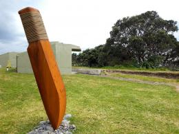 Bruce Young, Te Hamo 2012, NZ Sculpture OnShore exhibition 2012; photo by Rob Garrett
