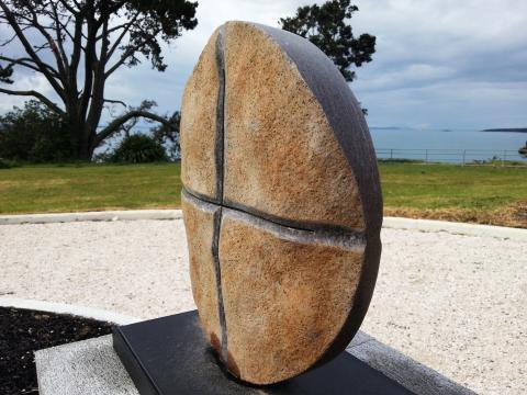 Chris Charteris, Opito Cross 2011, NZ Sculpture OnShore 2012; photo by Rob Garrett