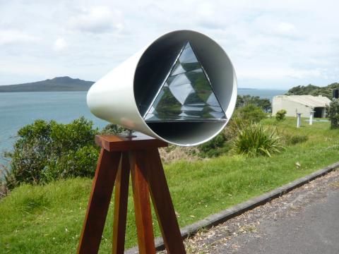 Chris Hargreaves, NZ Sculpture OnShore exhibition 2008, photo by Rob Garrett