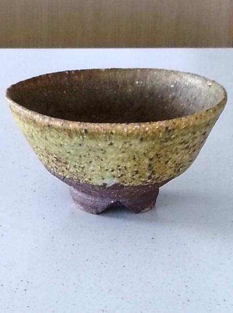 Daewoong Kim tea bowl (Korea); photo by Rob Garrett