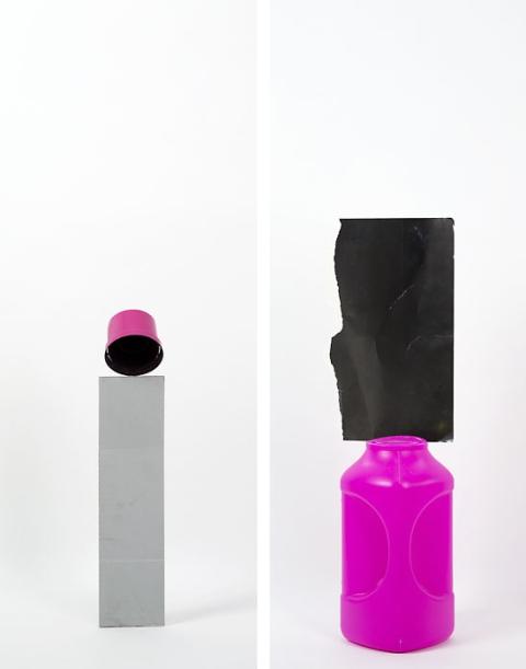 Daniel von Sturmer, Production Still, Improbable Stack (cardboard, spray can cap) & (plastic container, mirrored cardboard), 2013; courtesy of the artist and Anna Schwartz Gallery