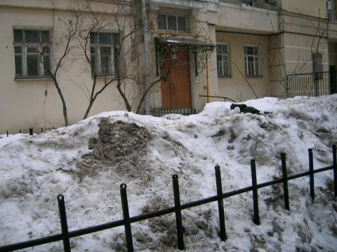 Between Old and New Arbat, Moscow, March 2007, photo by Rob Garrett