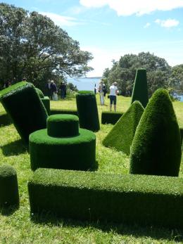 Elaine Conway, NZ Sculpture OnShore exhibition 2008, photo by Rob Garrett