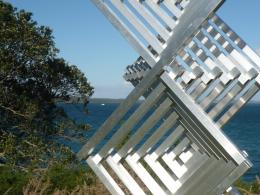 Filipe Tohi, NZ Sculpture OnShore exhibition 2008, photo by Rob Garrett