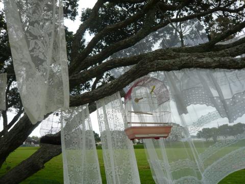 Heidi Threlfo, NZ Sculpture OnShore exhibition 2010, photo by Rob Garrett