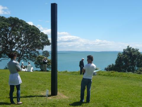 Humphrey Ikin, NZ Sculpture OnShore exhibition 2010, photo by Rob Garrett