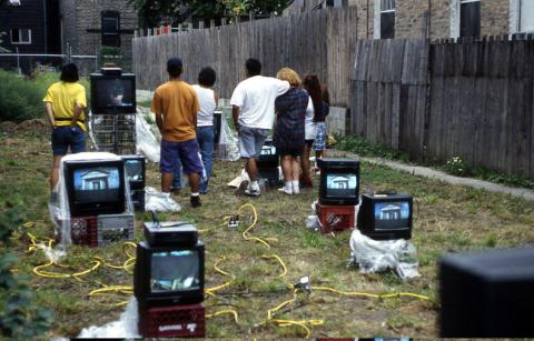 Inigo Manglano-Ovalle, Tele-Vecindario (1992-93), Culture in Action, Chicago; photo courtesy of the artist