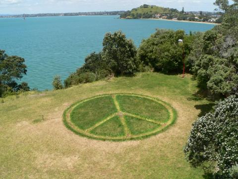 LGOP (Warwick Bell, Isaac McCormick and Suza Lawrence), Keeping Peace, Lest We Forget 2012 (de-installed), NZ Sculpture OnShore 2012; photo by Suza Lawrence