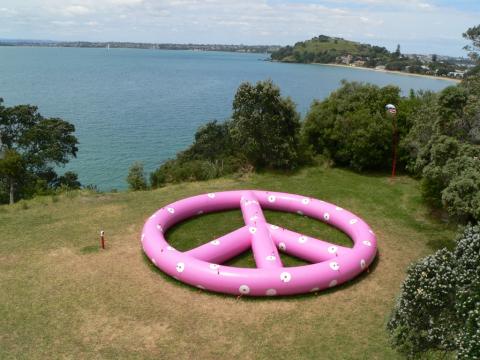 LGOP (Warwick Bell, Isaac McCormick and Suza Lawrence), Keeping Peace, Lest We Forget 2012, NZ Sculpture OnShore 2012; photo by Suza Lawrence