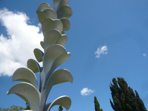 Richard Matheison, NZ Sculpture OnShore exhibition 2010, photo by Rob Garrett