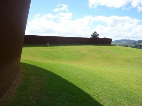 Richard Serra, Te Tuhirangi Contour 1999-2001, Gibbs Farm, photo by Rob Garrett