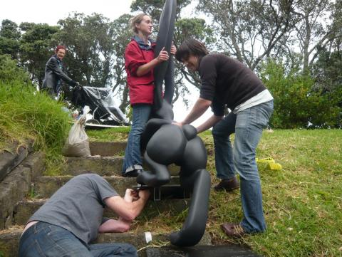 Saskia Baetens van Gils, NZ Sculpture OnShore exhibition 2010, photo by Rob Garrett