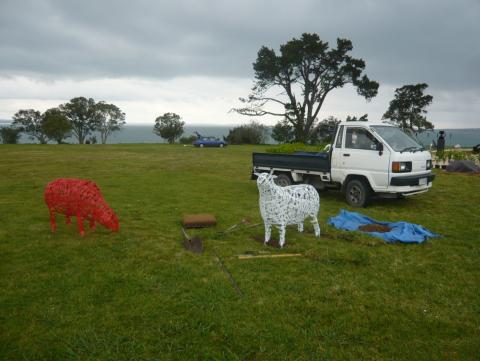 Sean Crawford, NZ Sculpture OnShore exhibition 2010, photo by Rob Garrett