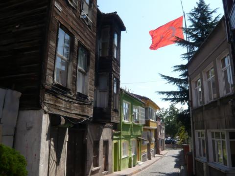 Street below the Blue Mosque, Sultanahmet, Istanbul, photo by Rob Garrett