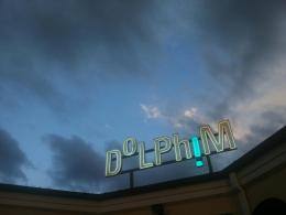 Twilight at NZ Sculpture OnShore with Paul Hartigan's new neon work DoLPhiM