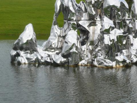 Zhan Wang, Floating Island of the Immortals, 2006; photo by Rob Garrett